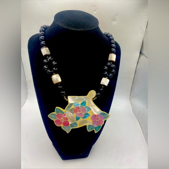 Lee Sands Jewelry - Lee Sands Inlaid MOP ivory Mother pearl Pink flower Black beads 24”